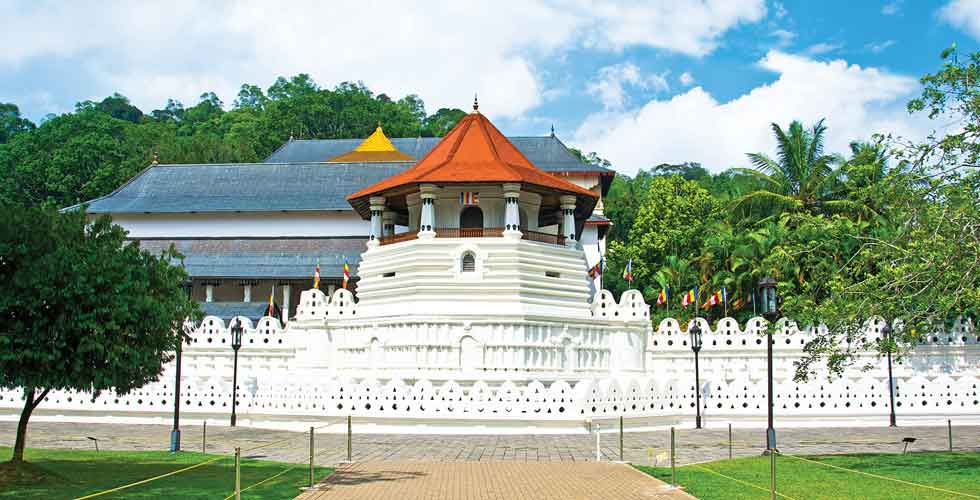 Golden Roofed Tooth Relic Temple